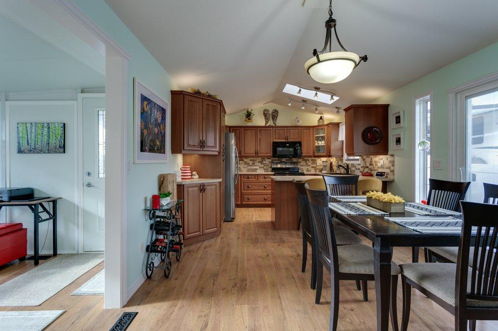 









415


Commonwealth

Road, 35,
Kelowna,




BC
V4V 1P4

