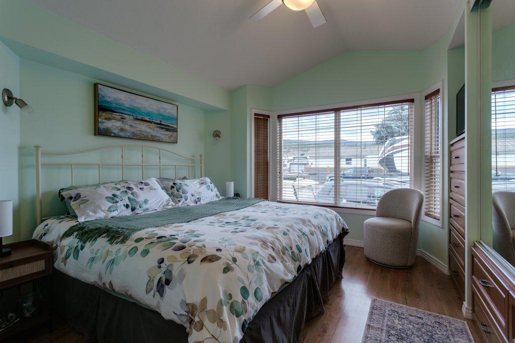 









415


Commonwealth

Road, 35,
Kelowna,




BC
V4V 1P4

