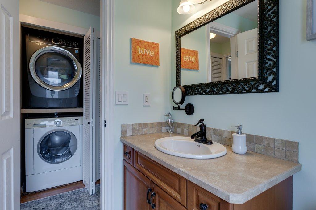 









415


Commonwealth

Road, 35,
Kelowna,




BC
V4V 1P4

