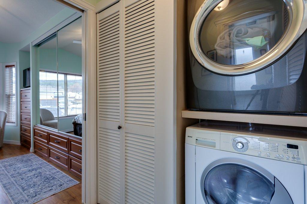 









415


Commonwealth

Road, 35,
Kelowna,




BC
V4V 1P4

