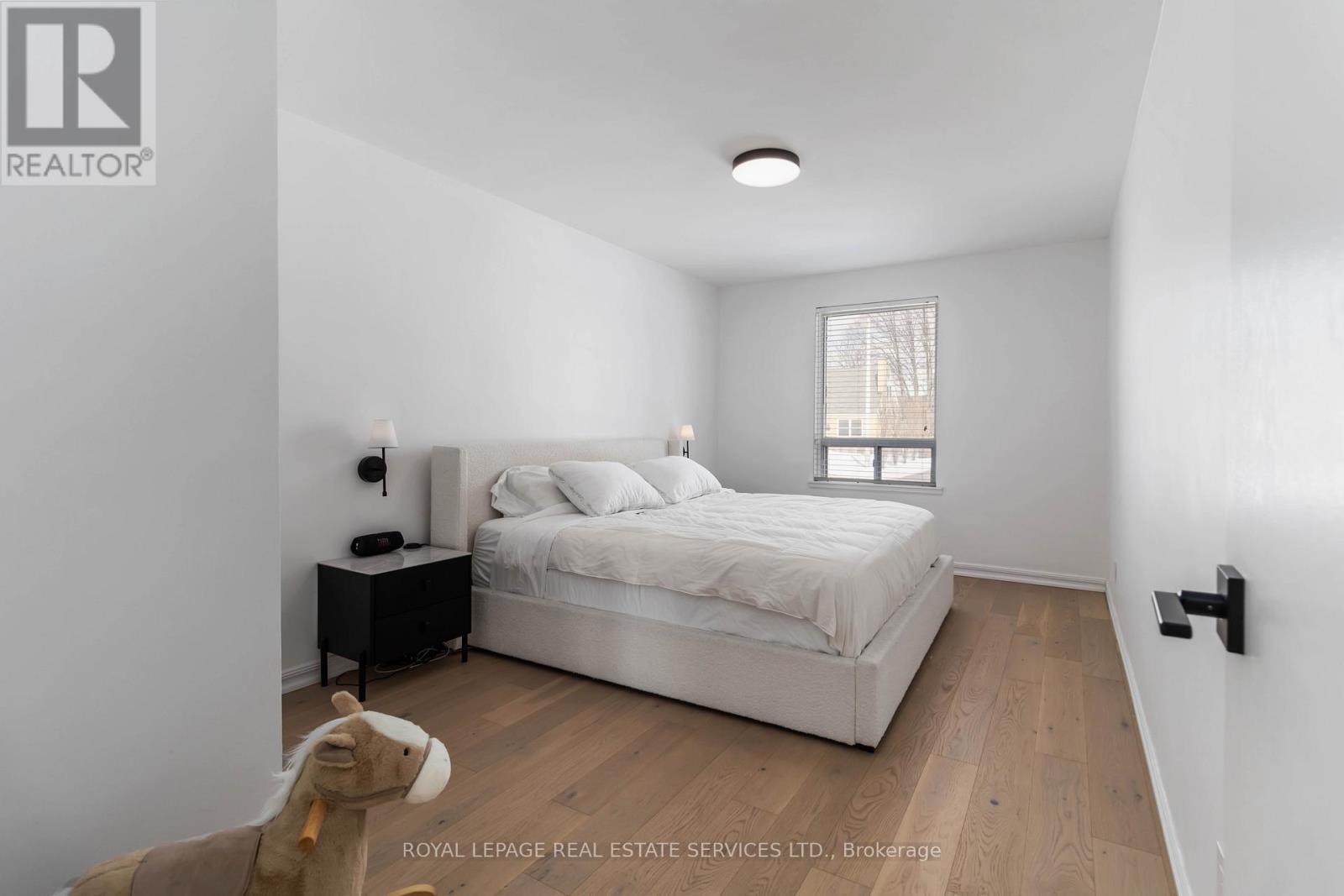 












MAIN - 2046 REDAN DRIVE

,
Mississauga,




Ontario
L4Y1N8

