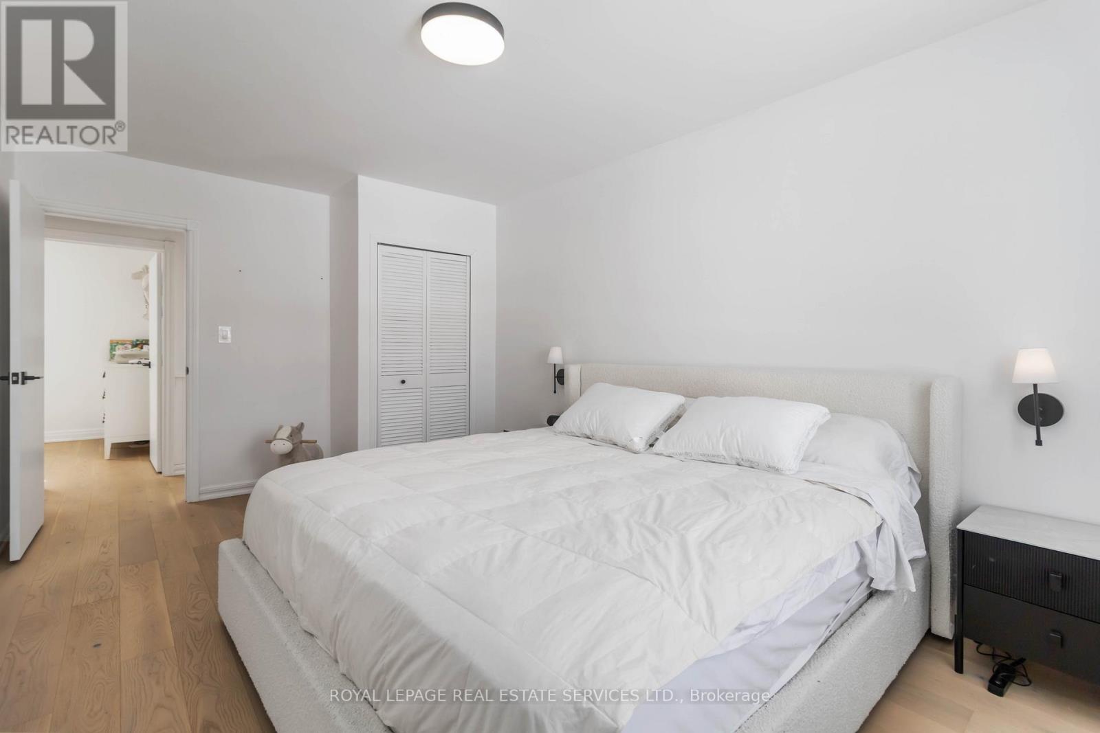 












MAIN - 2046 REDAN DRIVE

,
Mississauga,




Ontario
L4Y1N8

