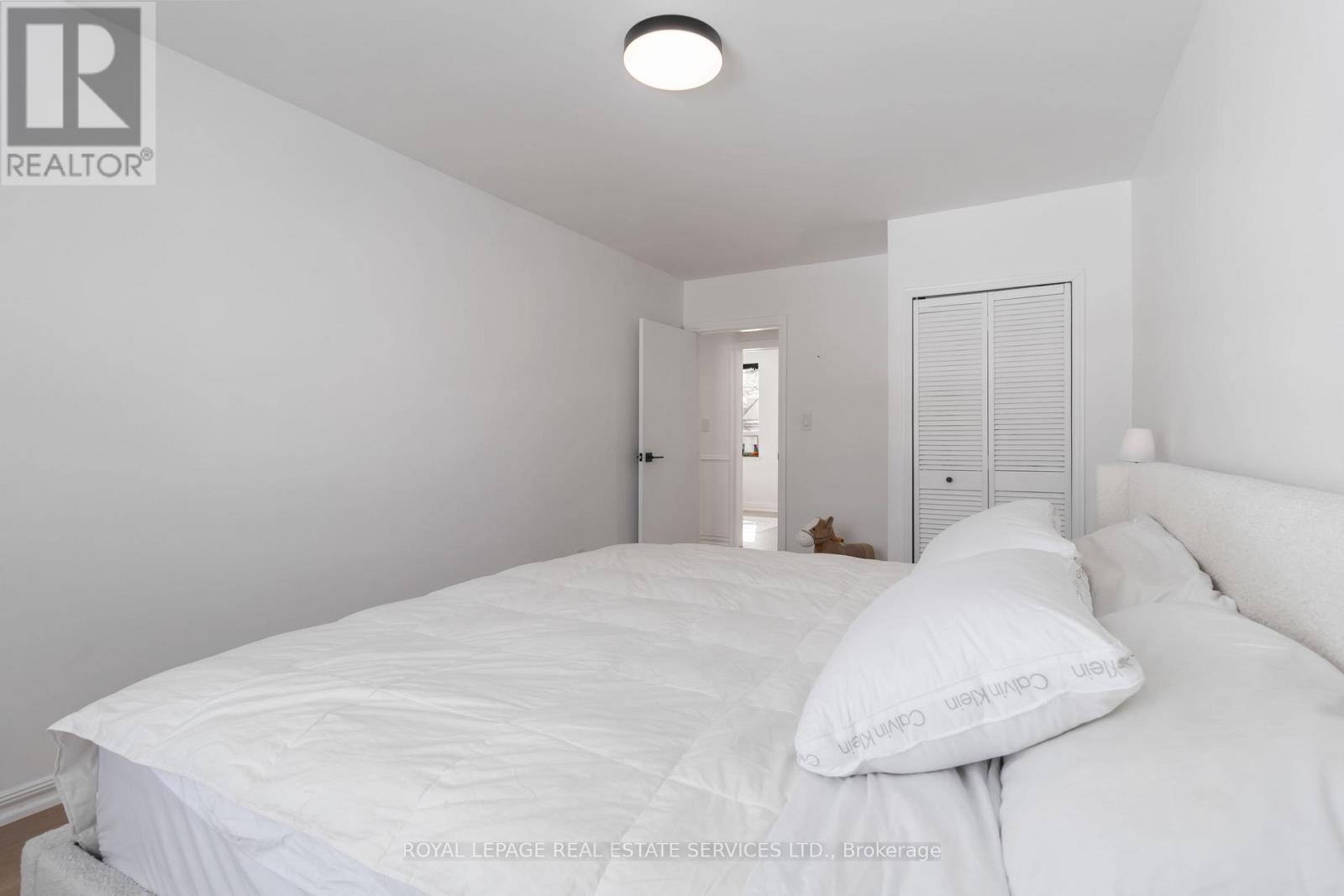 












MAIN - 2046 REDAN DRIVE

,
Mississauga,




Ontario
L4Y1N8

