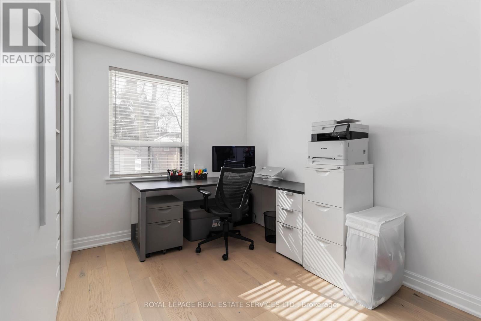 












MAIN - 2046 REDAN DRIVE

,
Mississauga,




Ontario
L4Y1N8

