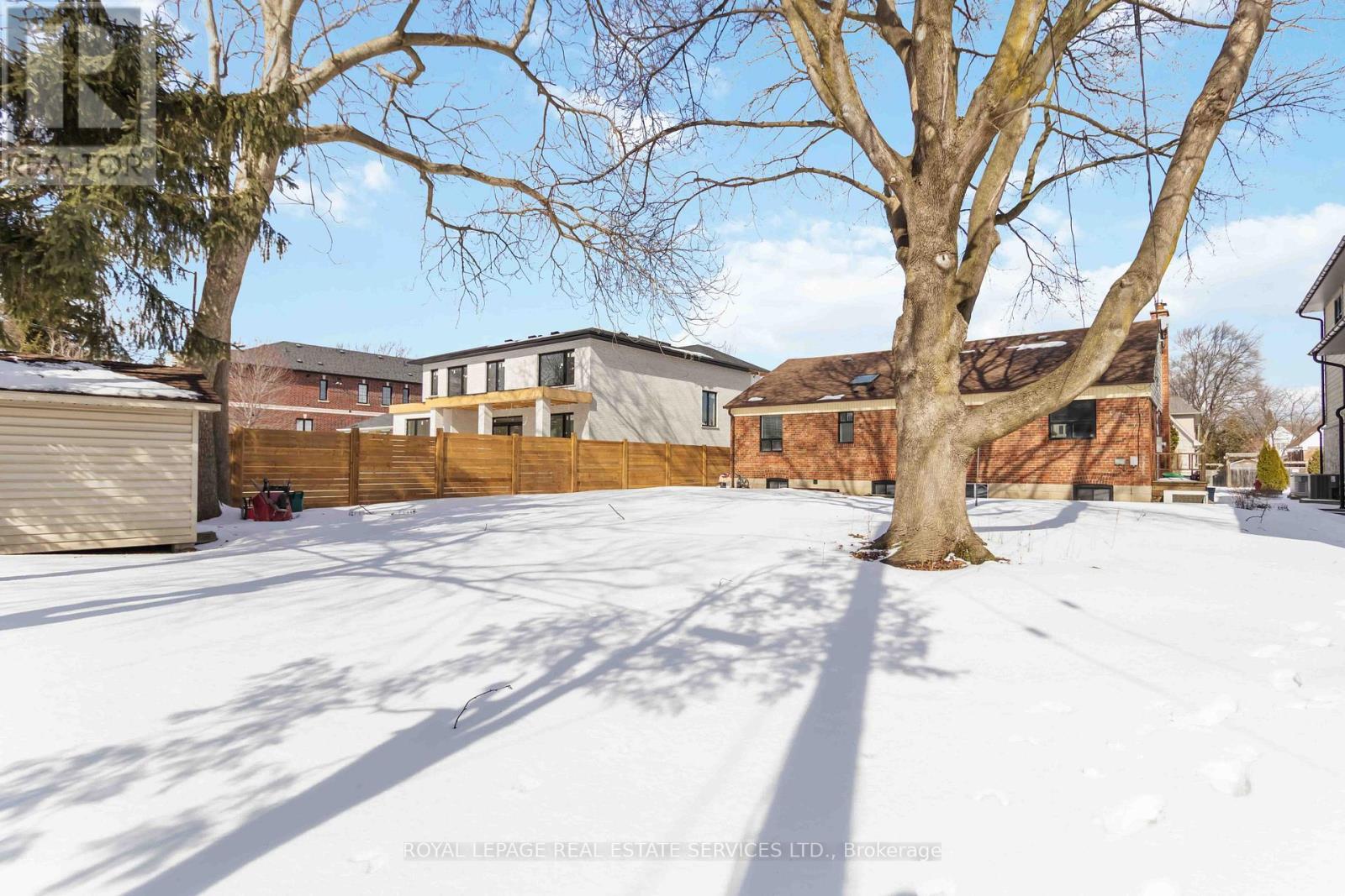 












MAIN - 2046 REDAN DRIVE

,
Mississauga,




Ontario
L4Y1N8

