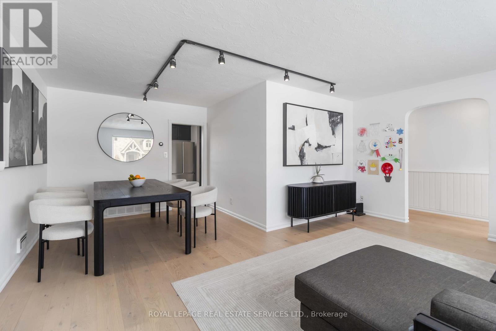 












MAIN - 2046 REDAN DRIVE

,
Mississauga,




Ontario
L4Y1N8

