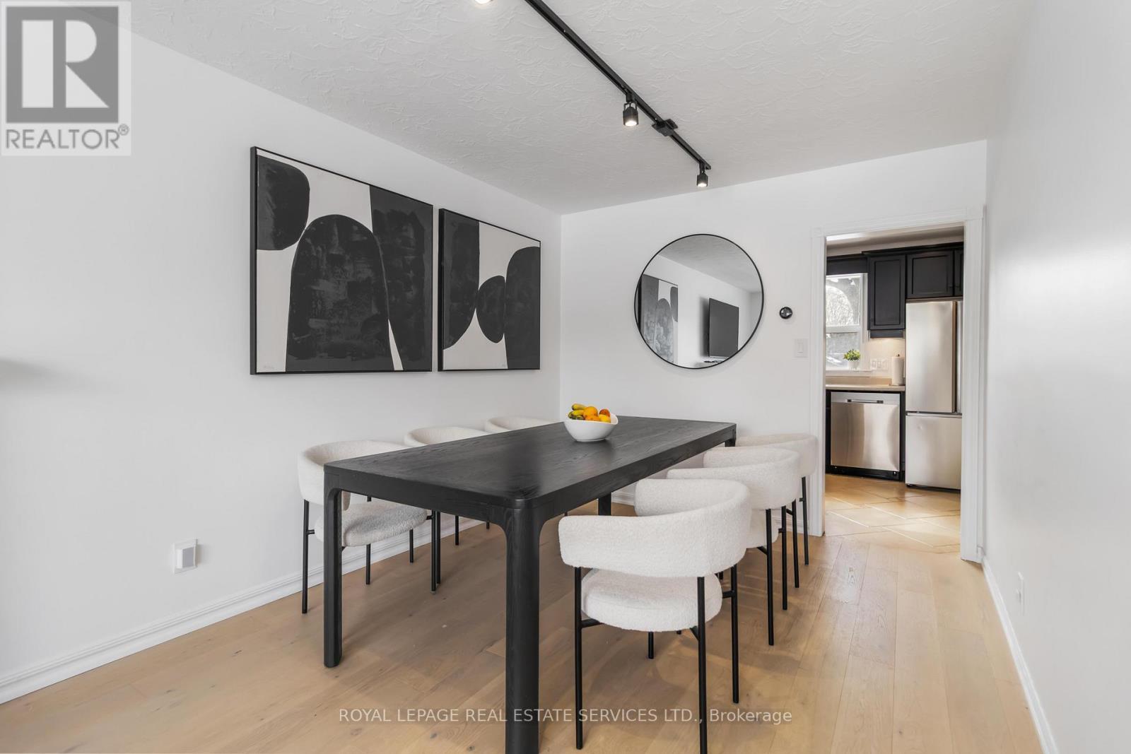 












MAIN - 2046 REDAN DRIVE

,
Mississauga,




Ontario
L4Y1N8

