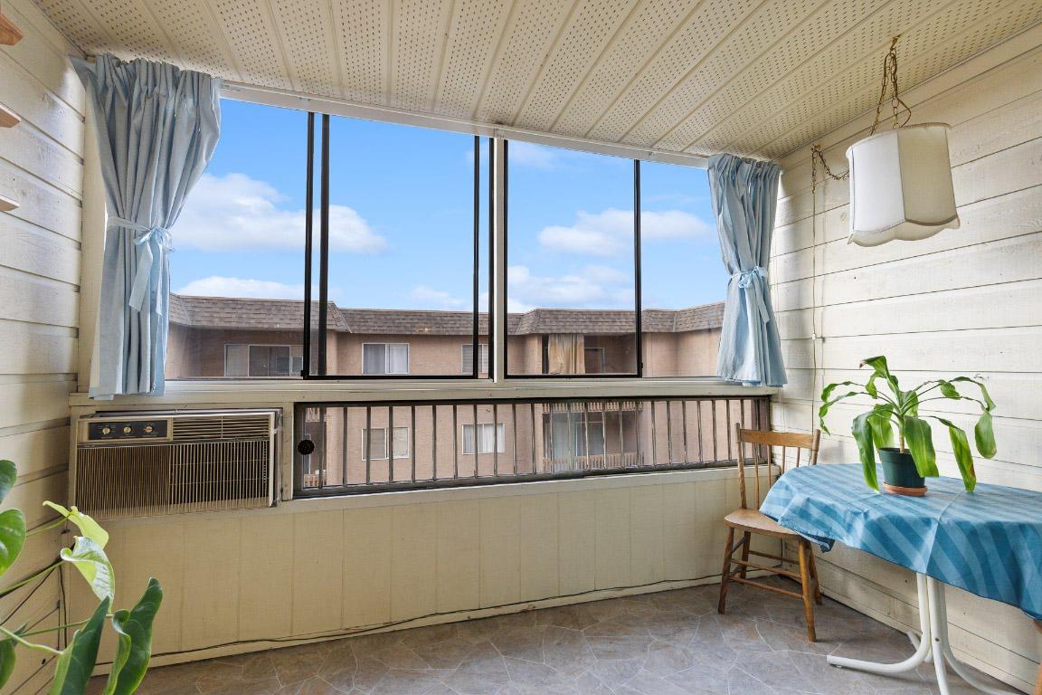 









555


Rowcliffe

Avenue, 406,
Kelowna,




BC
V1Y 5Y8

