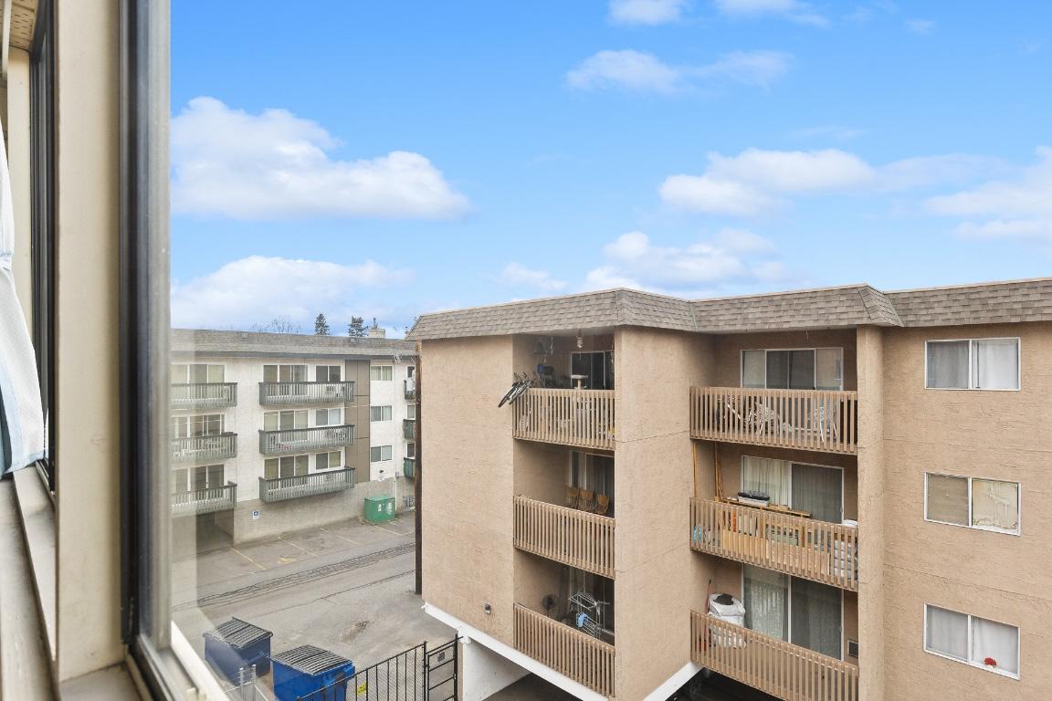 









555


Rowcliffe

Avenue, 406,
Kelowna,




BC
V1Y 5Y8

