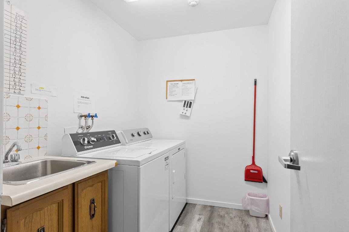 









555


Rowcliffe

Avenue, 406,
Kelowna,




BC
V1Y 5Y8

