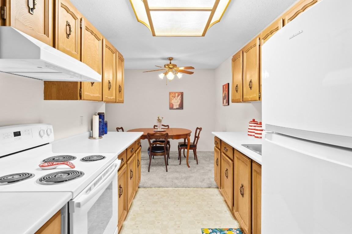 









555


Rowcliffe

Avenue, 406,
Kelowna,




BC
V1Y 5Y8

