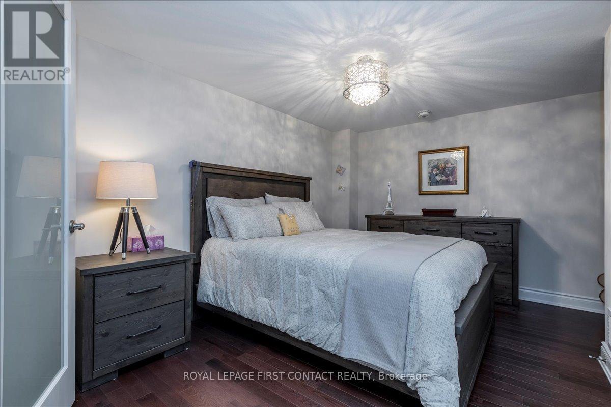 












222 RIDGE WAY

,
New Tecumseth,




Ontario
L9R0H2

