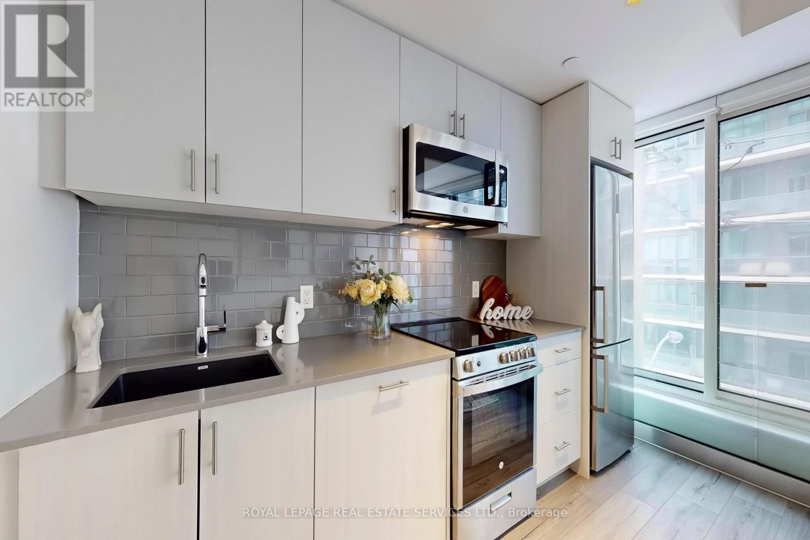 












310 - 1195 THE QUEENSWAY

,
Toronto,




Ontario
M8Z0H1

