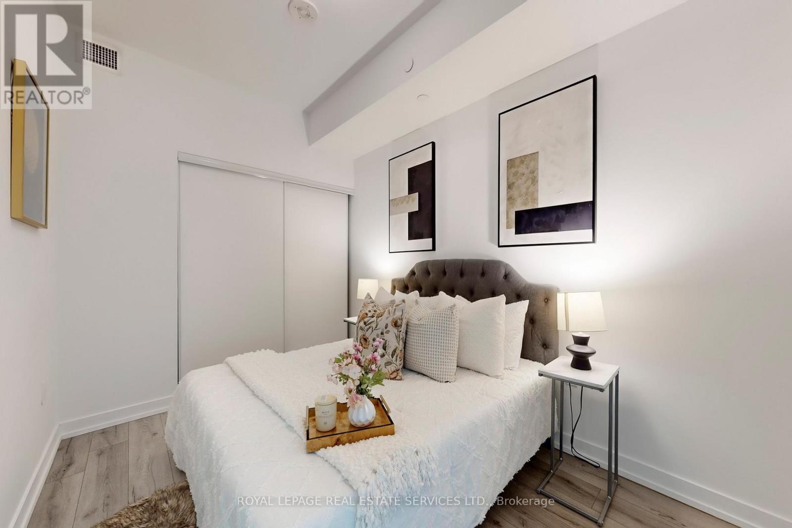 












310 - 1195 THE QUEENSWAY

,
Toronto,




Ontario
M8Z0H1

