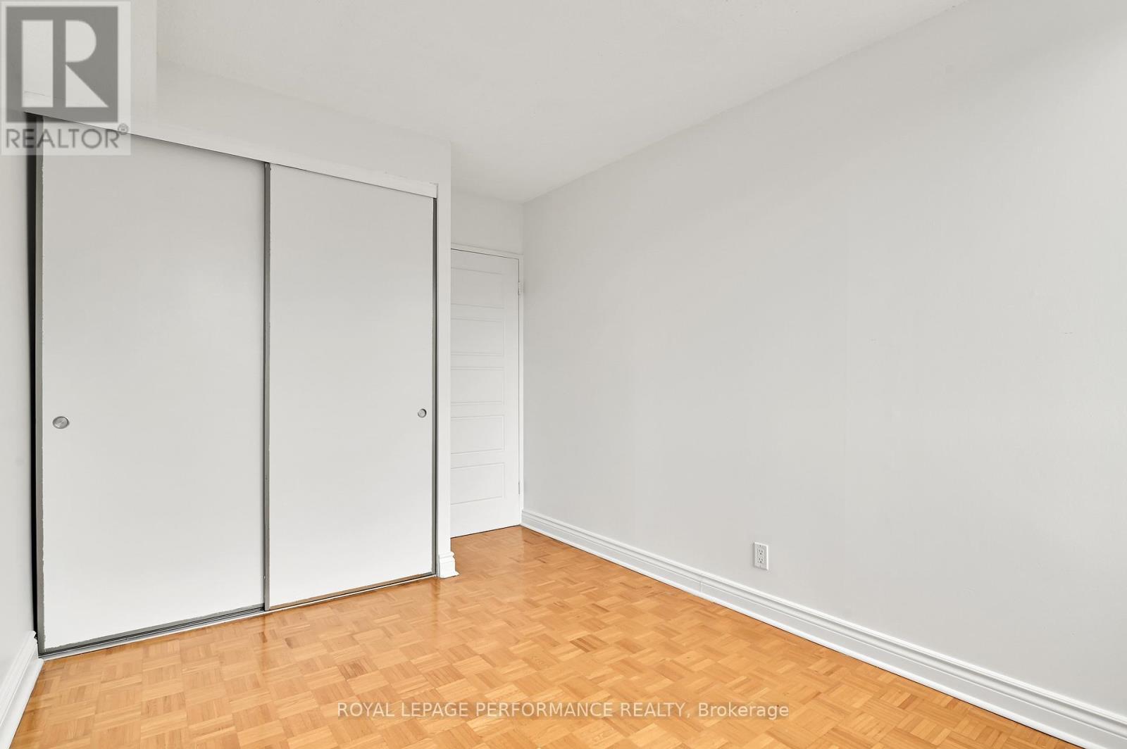 












344 - 515 ST LAURENT BOULEVARD

,
Ottawa,




Ontario
K1K3X5

