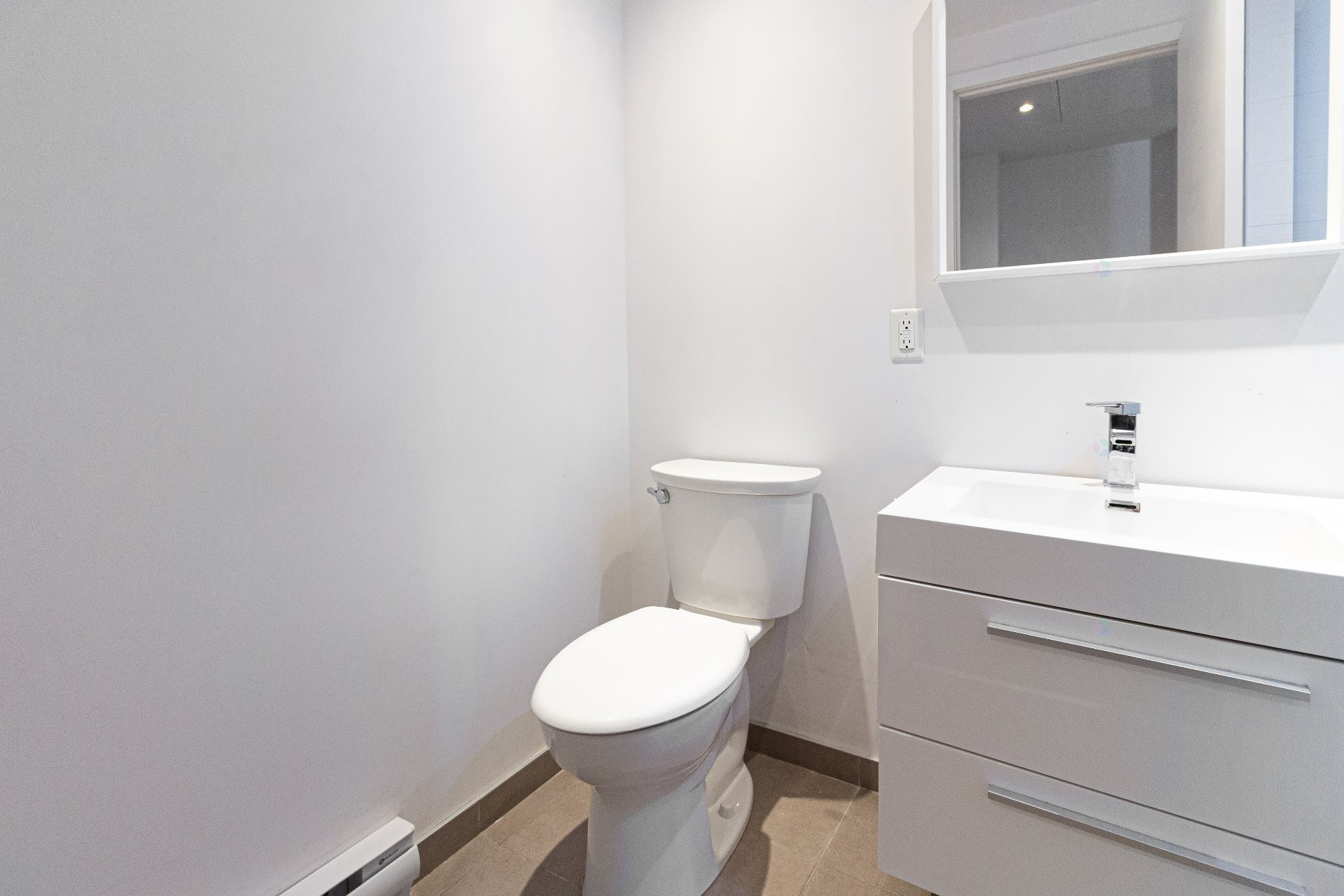 









3300


Av. Troie

, 205,
Montréal (Côte-des-Neiges/Notre-Dame-de-Grâce),




QC
H3V1A9

