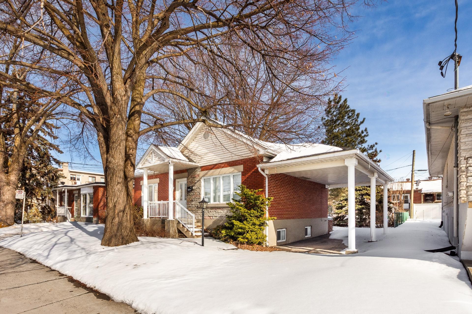 









11027


Av. Racette

,
Montréal (Montréal-Nord),




QC
H3N2Z3

