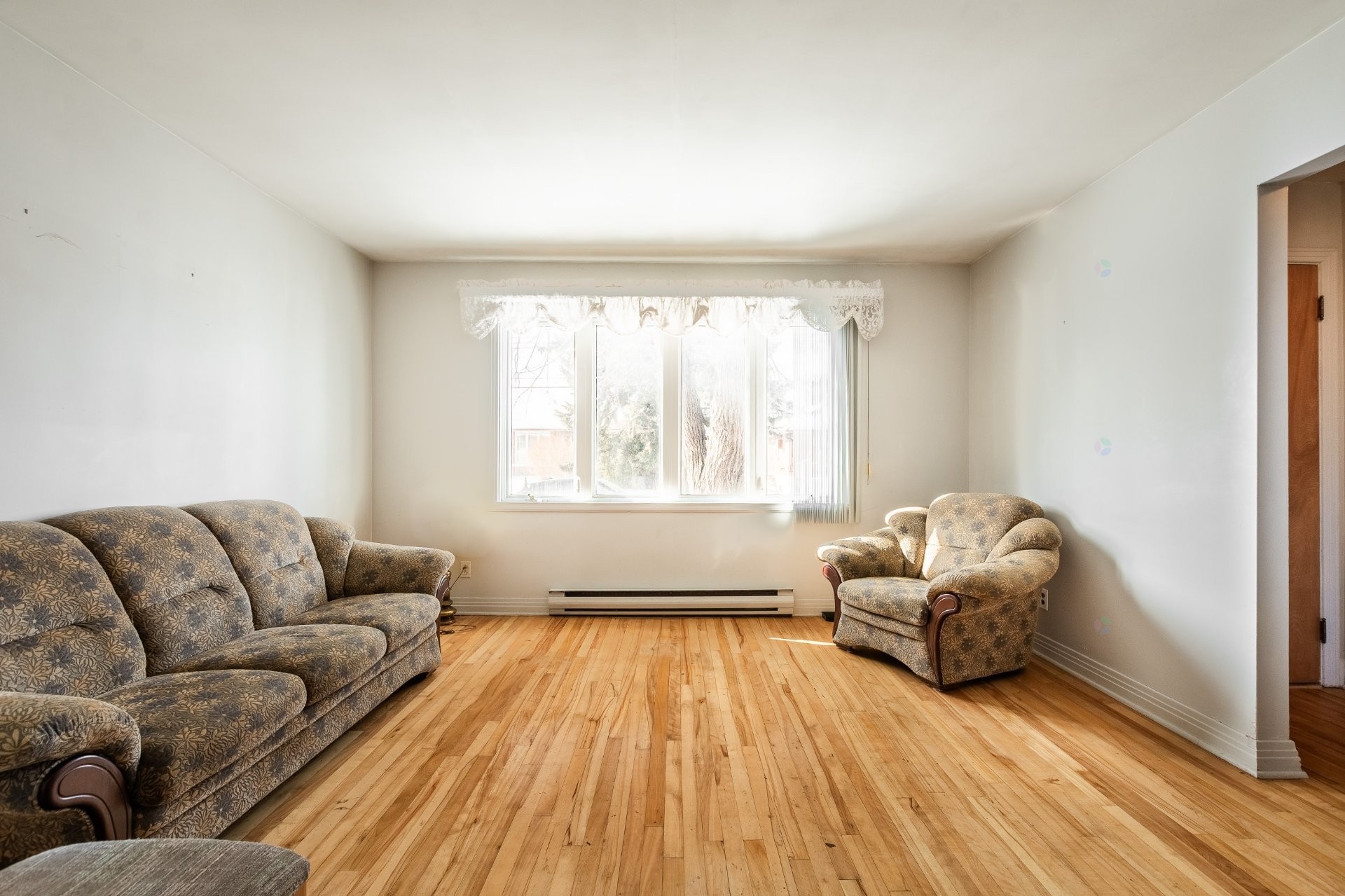 









11027


Av. Racette

,
Montréal (Montréal-Nord),




QC
H3N2Z3

