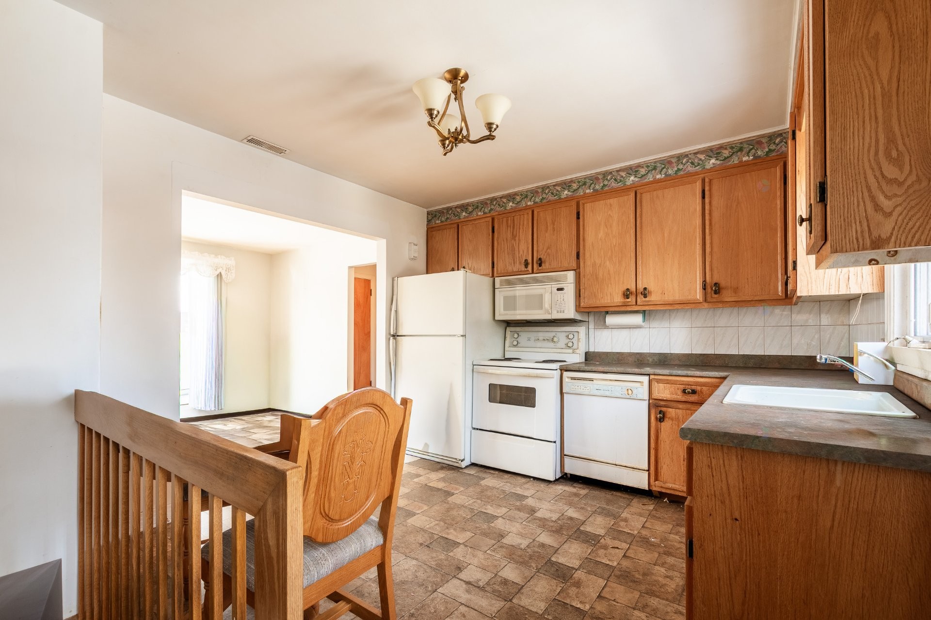 









11027


Av. Racette

,
Montréal (Montréal-Nord),




QC
H3N2Z3

