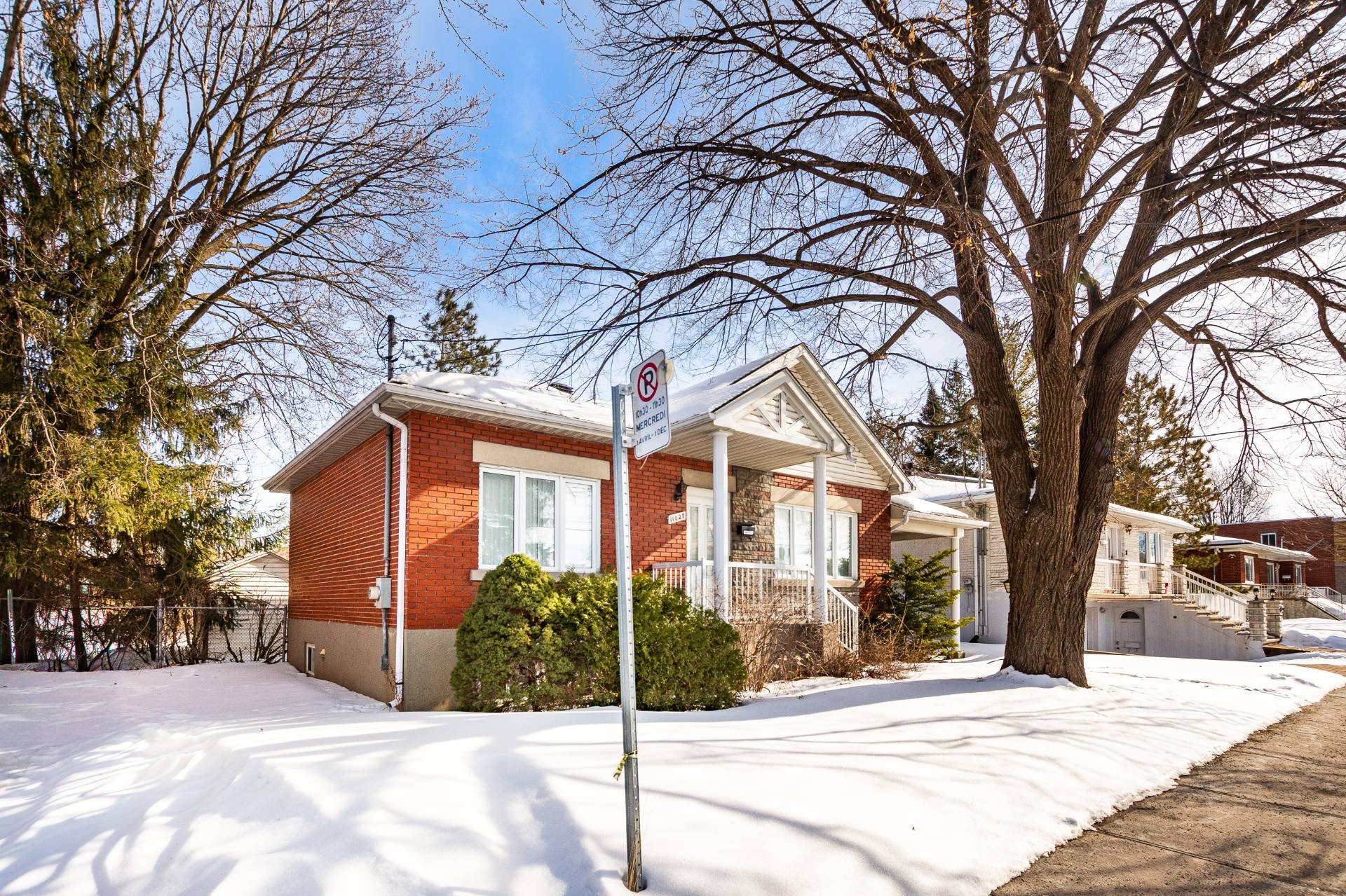 









11027


Av. Racette

,
Montréal (Montréal-Nord),




QC
H3N2Z3

