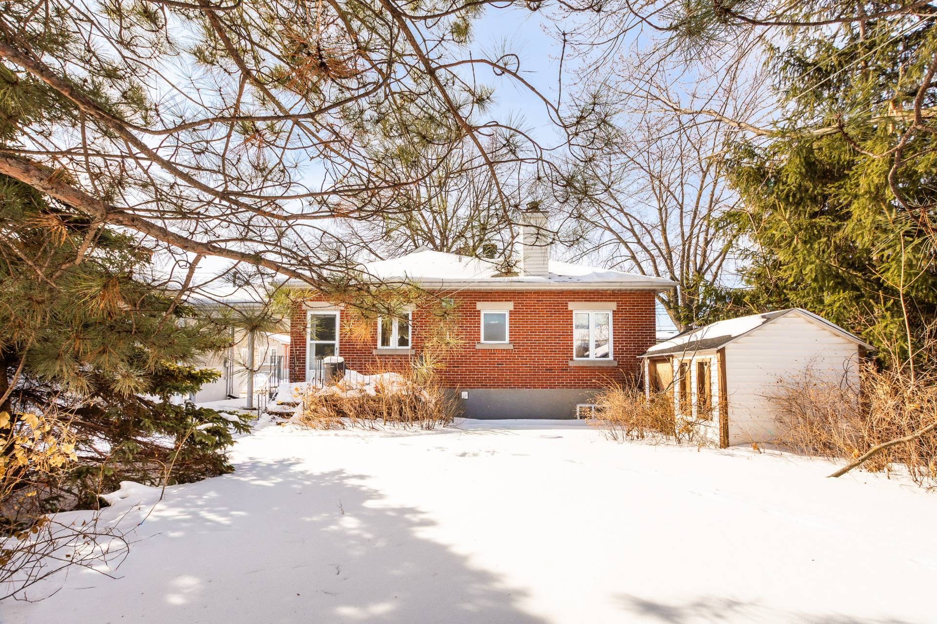 









11027


Av. Racette

,
Montréal (Montréal-Nord),




QC
H3N2Z3

