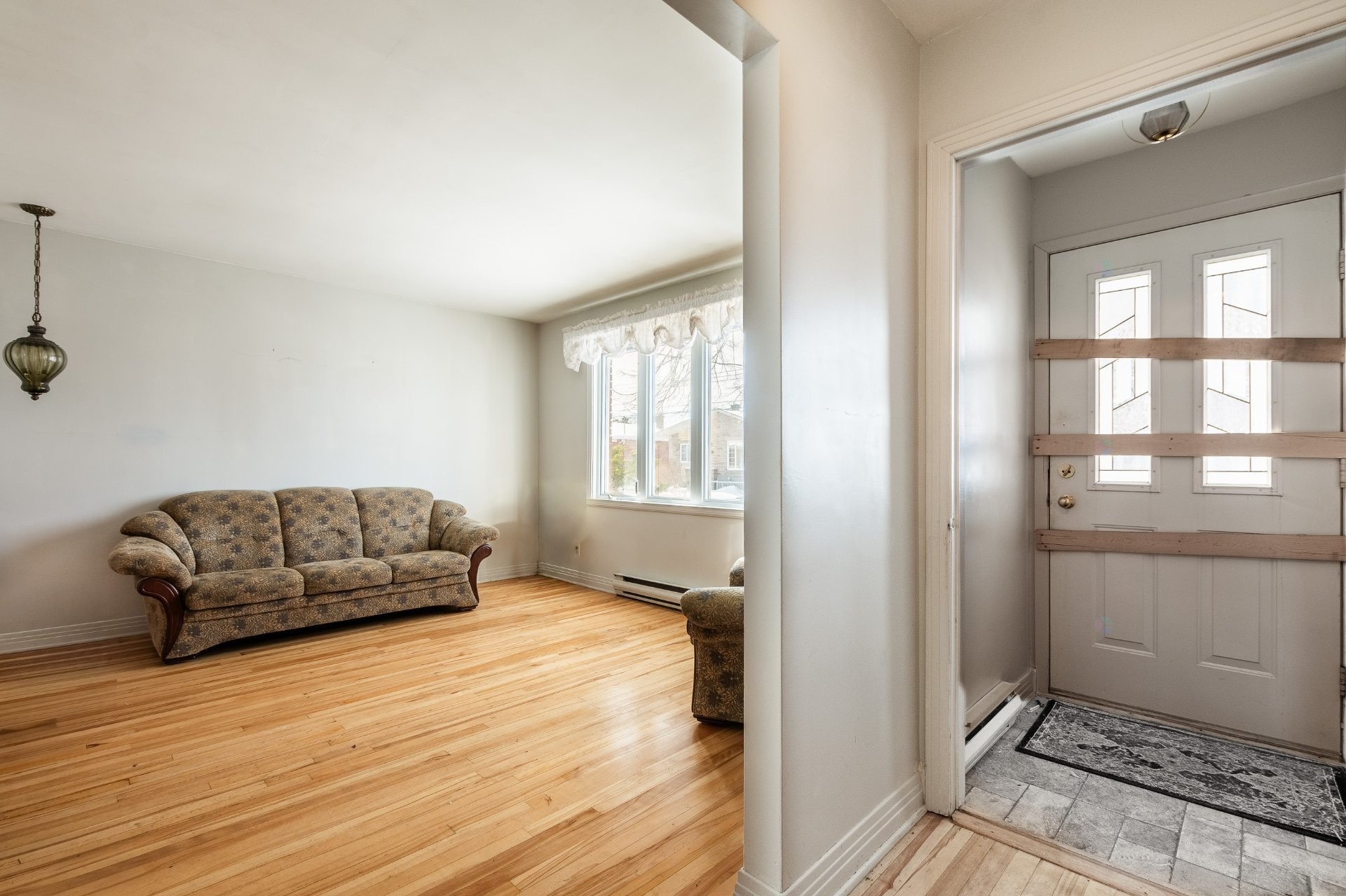 









11027


Av. Racette

,
Montréal (Montréal-Nord),




QC
H3N2Z3

