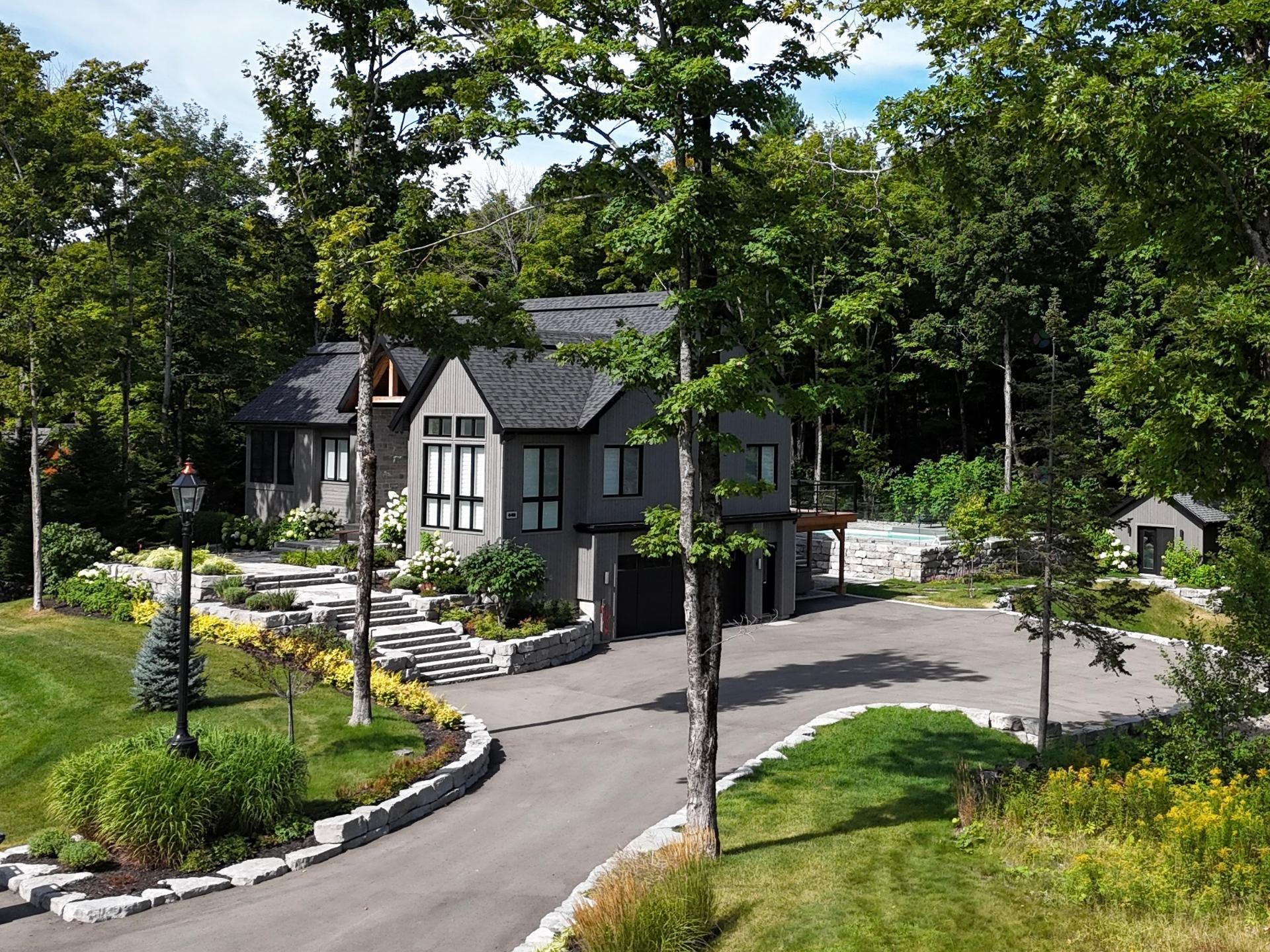 









443


Ch. de l'Héritage

,
Saint-Sauveur,




QC
J0R1R4

