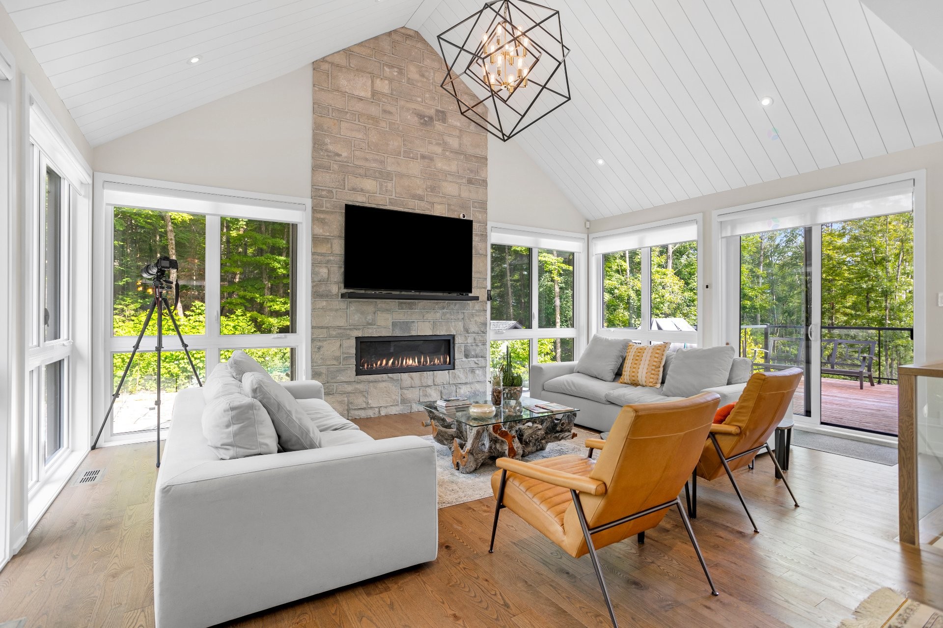 









443


Ch. de l'Héritage

,
Saint-Sauveur,




QC
J0R1R4

