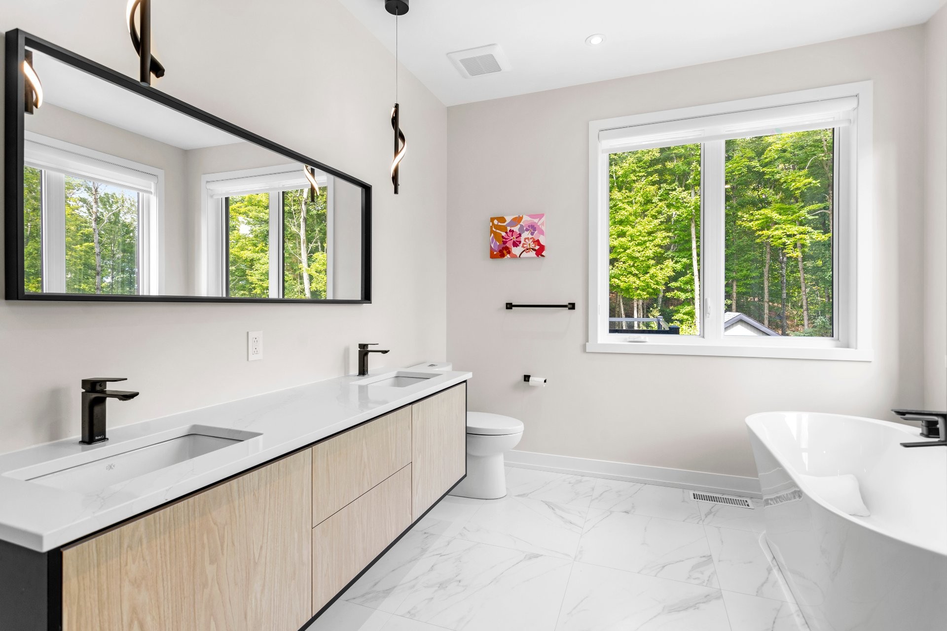 









443


Ch. de l'Héritage

,
Saint-Sauveur,




QC
J0R1R4

