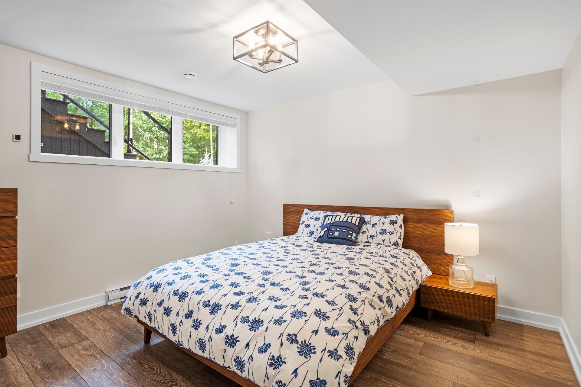 









443


Ch. de l'Héritage

,
Saint-Sauveur,




QC
J0R1R4

