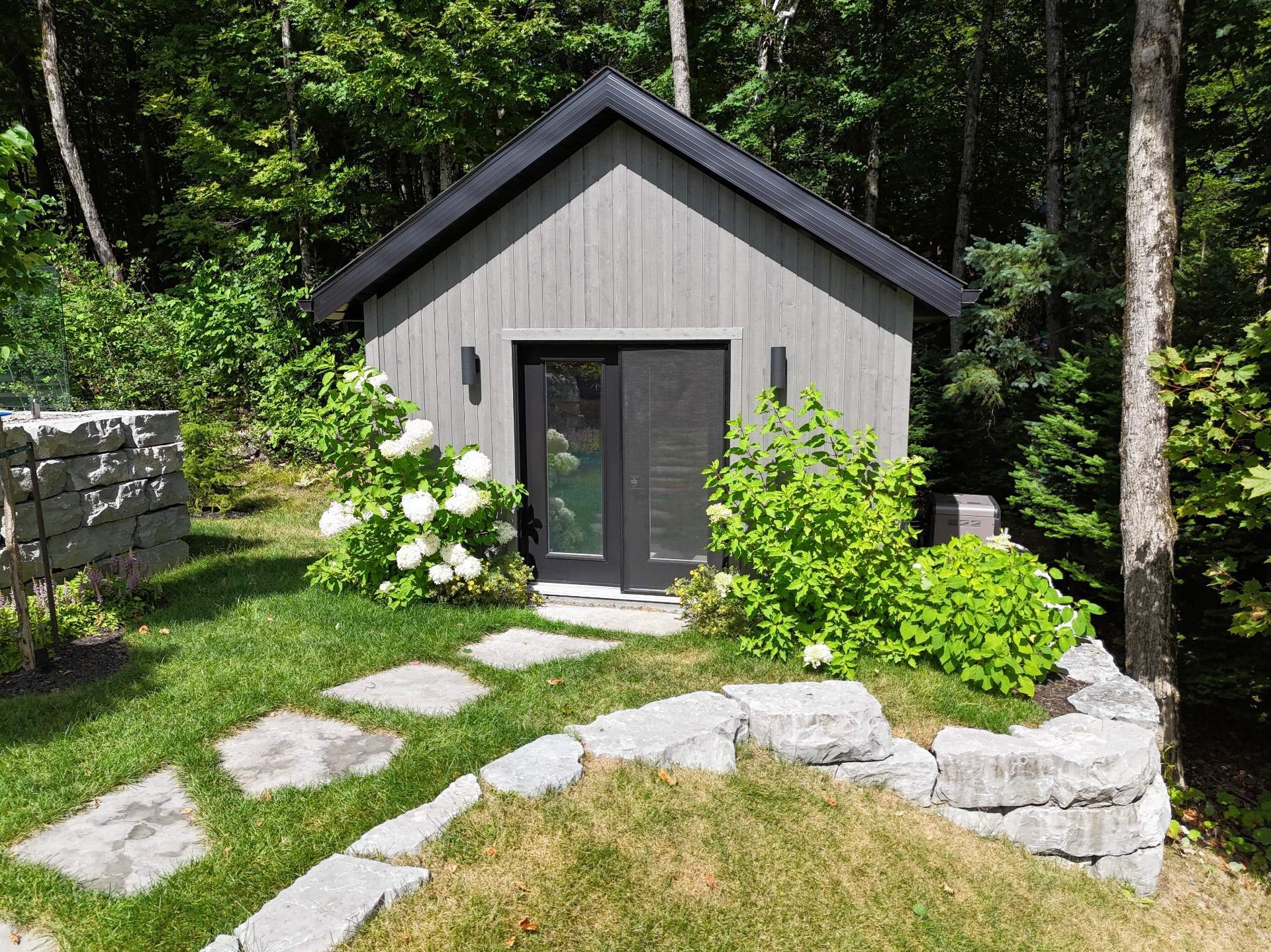 









443


Ch. de l'Héritage

,
Saint-Sauveur,




QC
J0R1R4

