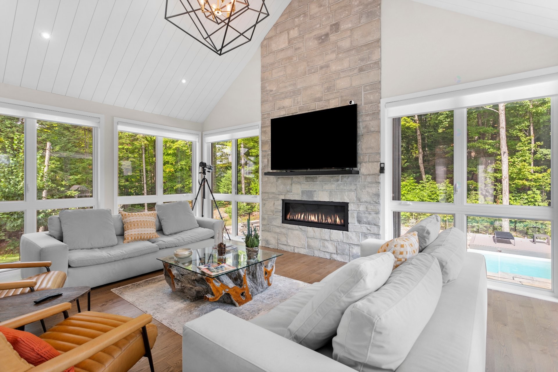 









443


Ch. de l'Héritage

,
Saint-Sauveur,




QC
J0R1R4

