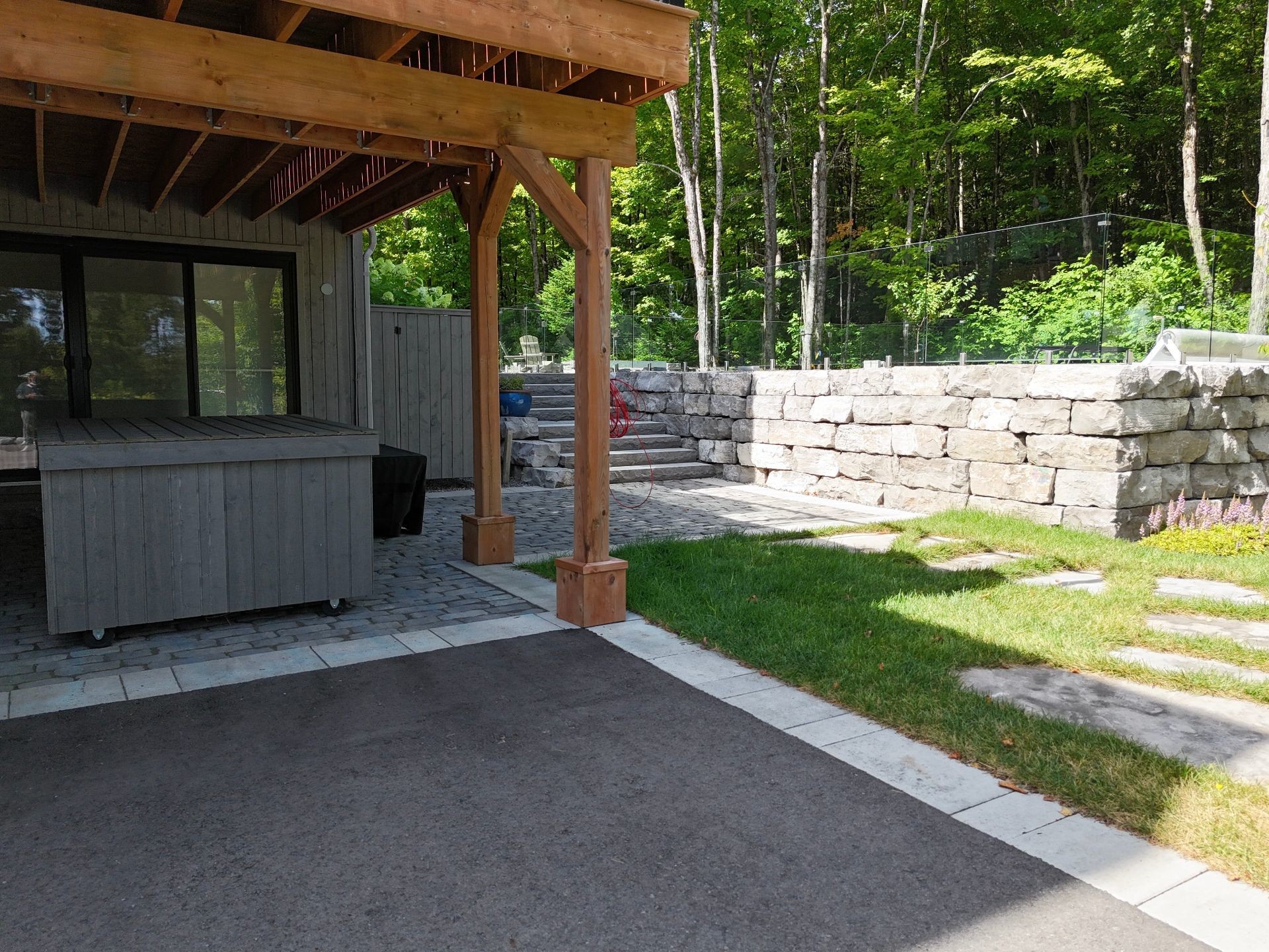 









443


Ch. de l'Héritage

,
Saint-Sauveur,




QC
J0R1R4

