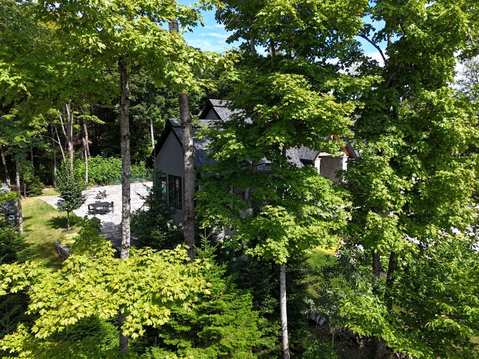 









443


Ch. de l'Héritage

,
Saint-Sauveur,




QC
J0R1R4

