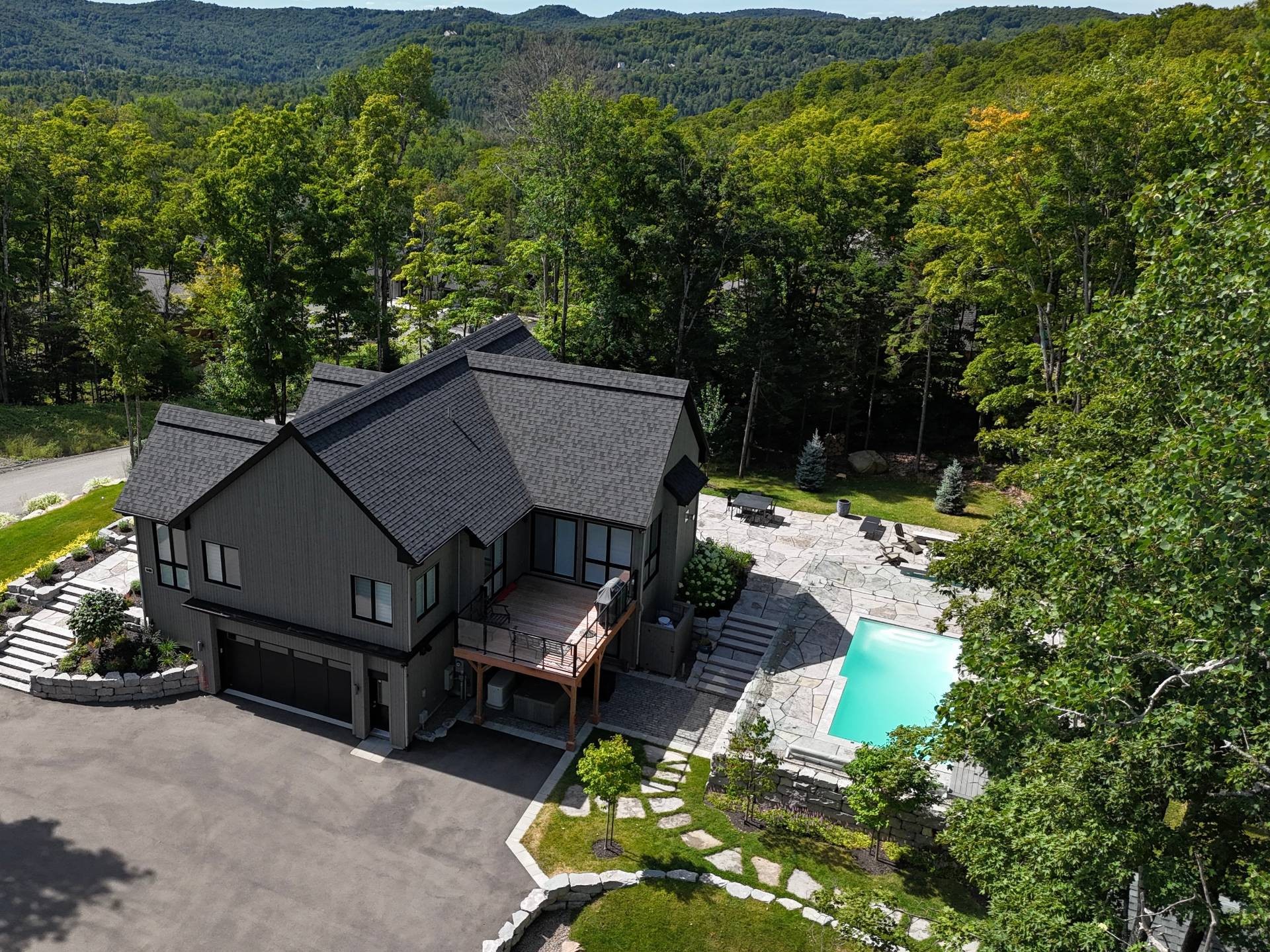 









443


Ch. de l'Héritage

,
Saint-Sauveur,




QC
J0R1R4

