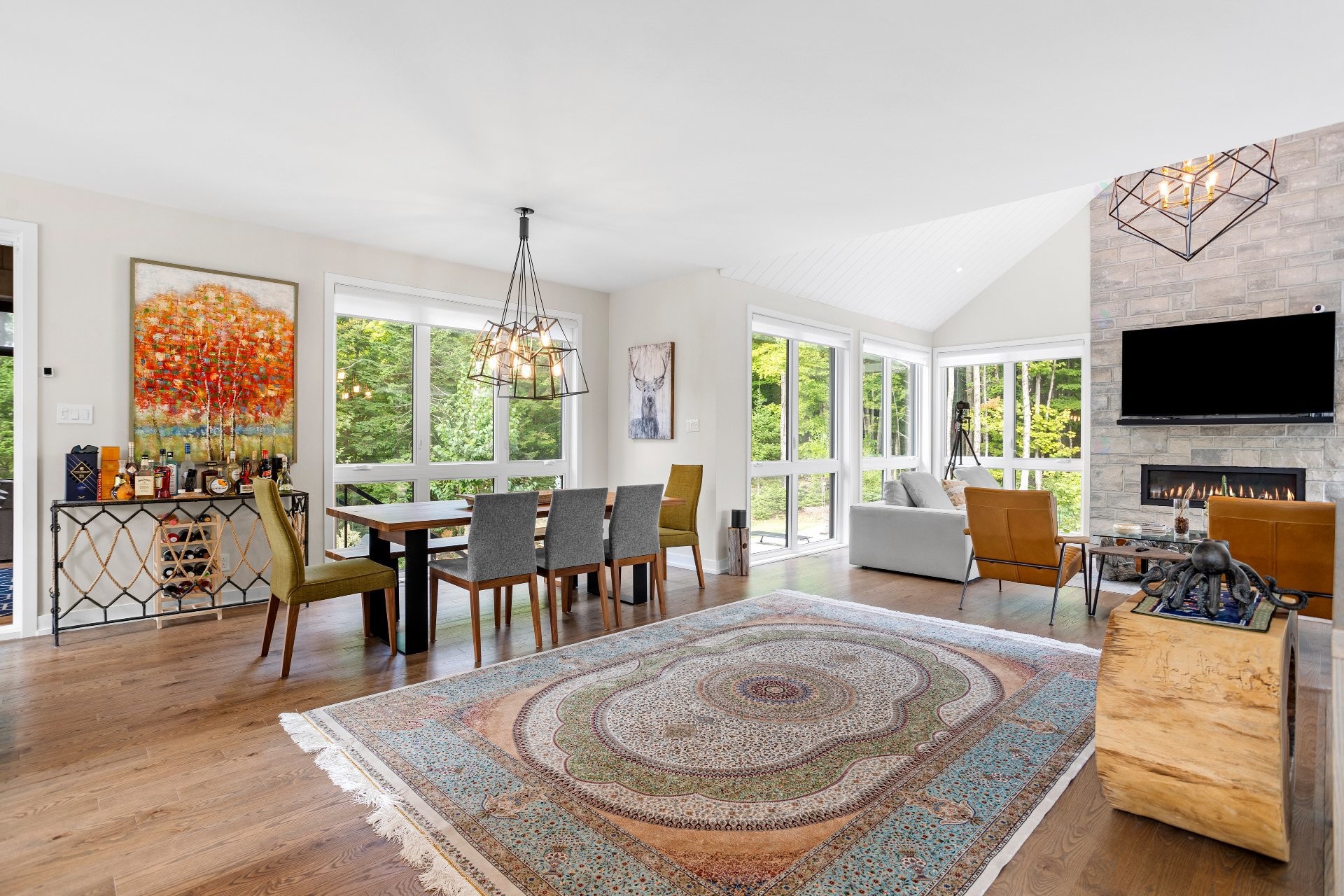 









443


Ch. de l'Héritage

,
Saint-Sauveur,




QC
J0R1R4

