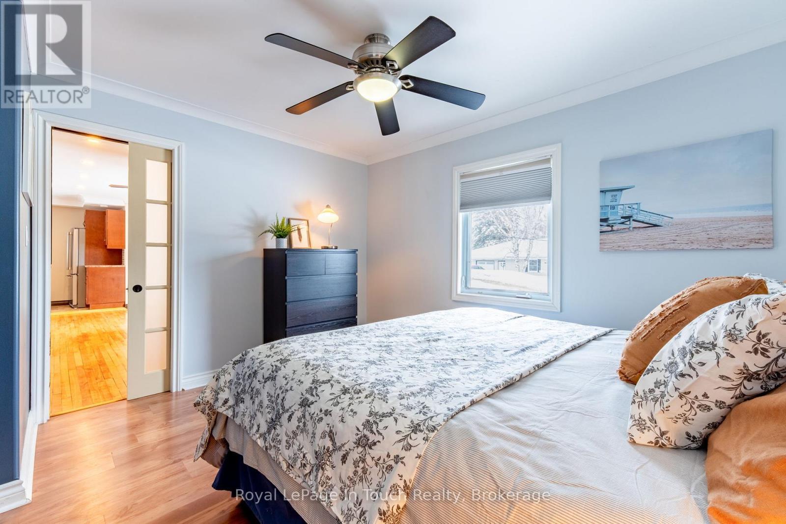 












727 VICTORIA STREET

,
Midland,




Ontario
L4R1B2

