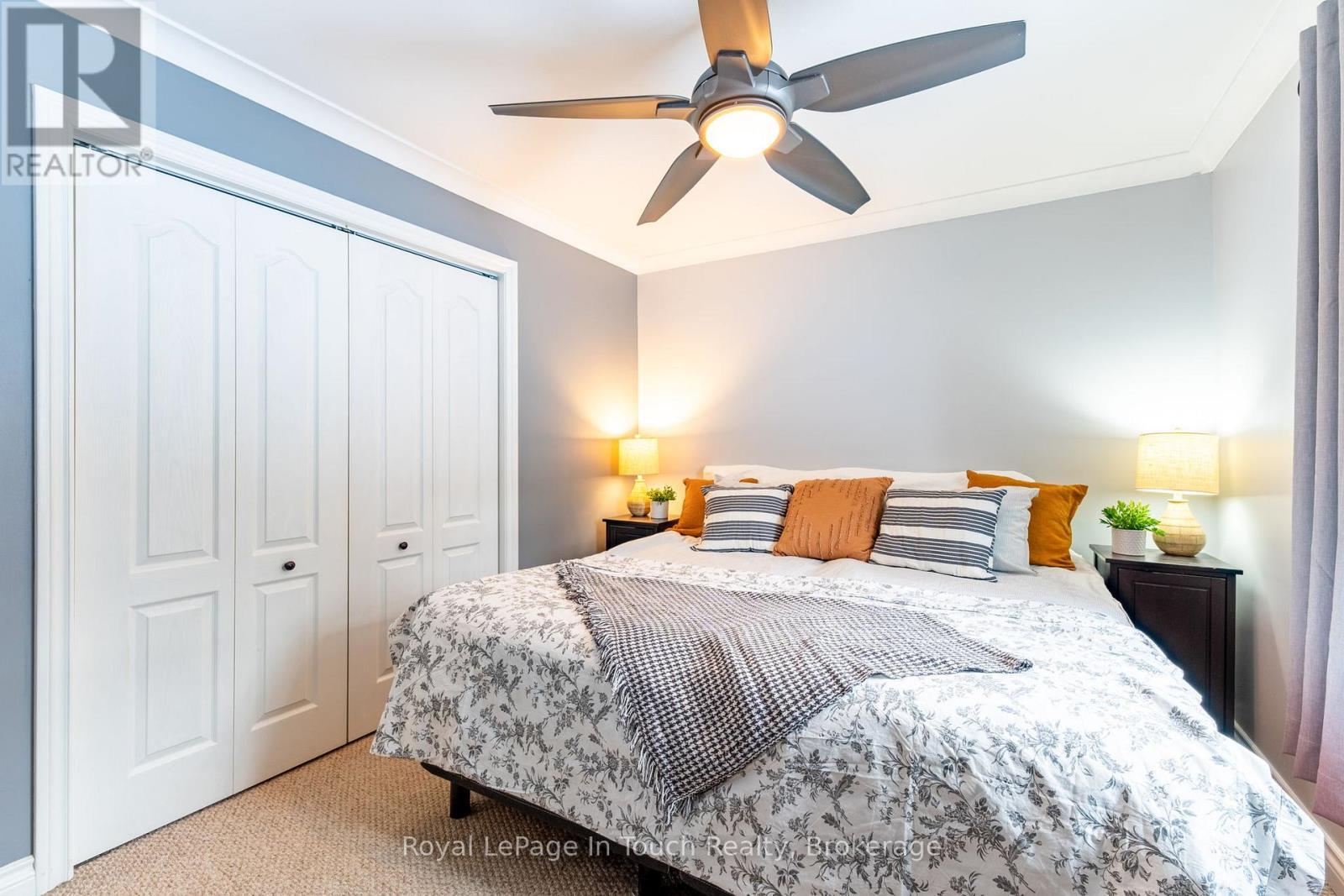 












727 VICTORIA STREET

,
Midland,




Ontario
L4R1B2

