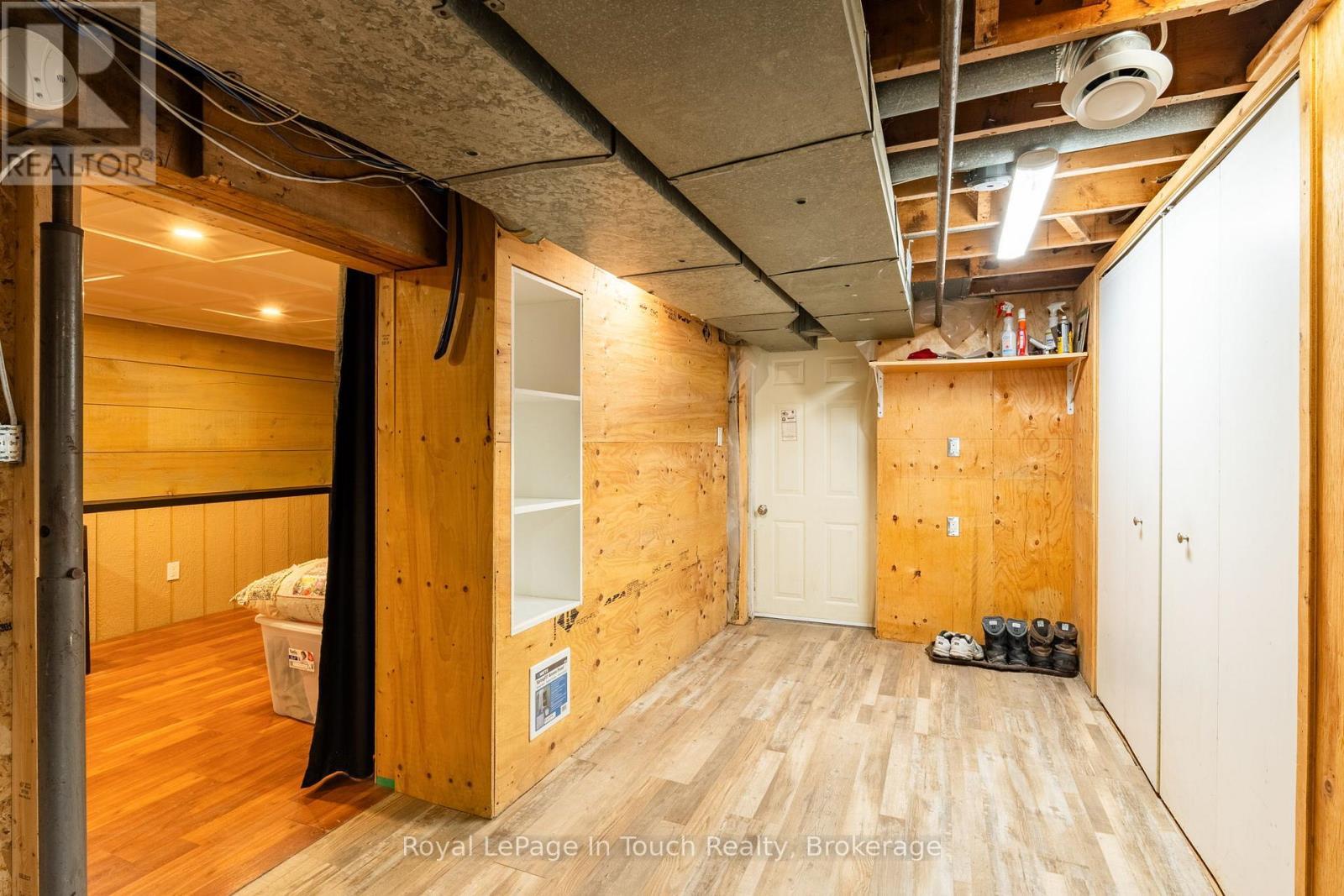 












727 VICTORIA STREET

,
Midland,




Ontario
L4R1B2

