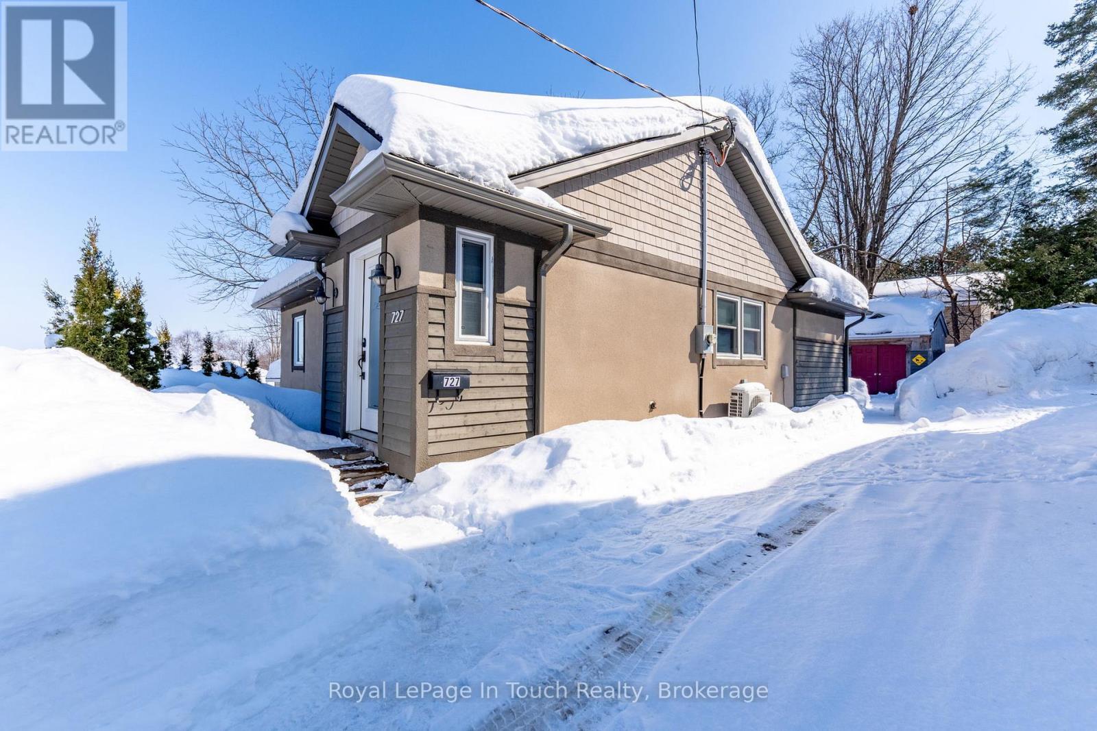 












727 VICTORIA STREET

,
Midland,




Ontario
L4R1B2

