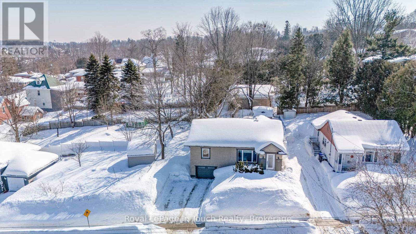 












727 VICTORIA STREET

,
Midland,




Ontario
L4R1B2

