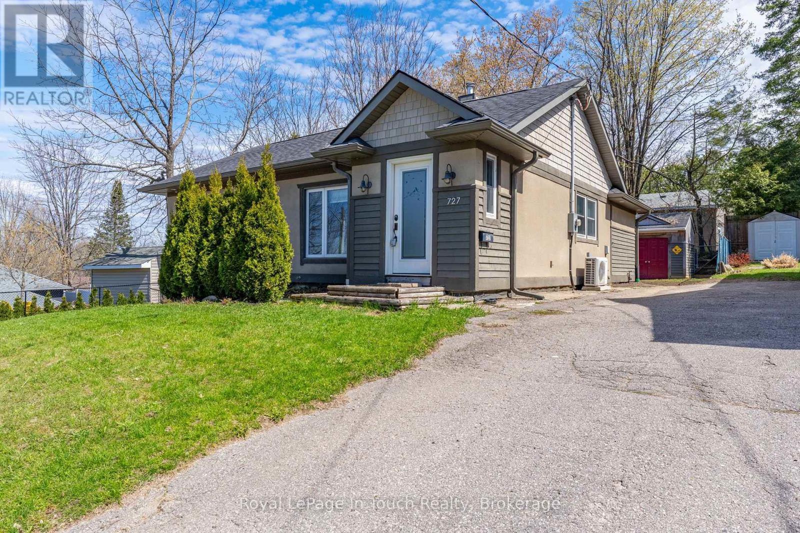 












727 VICTORIA STREET

,
Midland,




Ontario
L4R1B2

