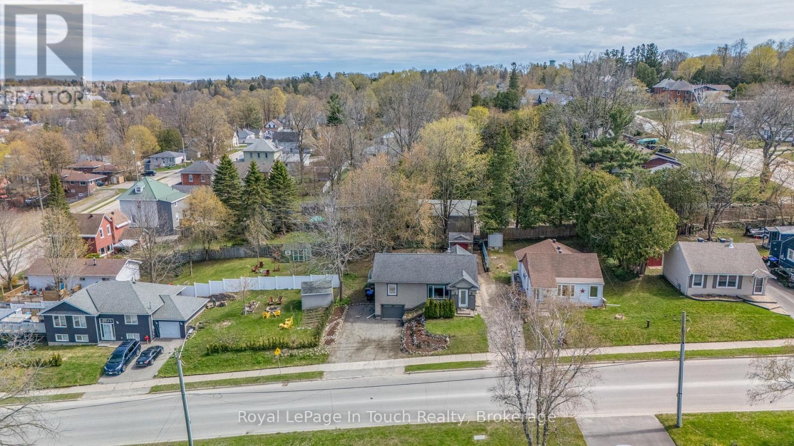 












727 VICTORIA STREET

,
Midland,




Ontario
L4R1B2

