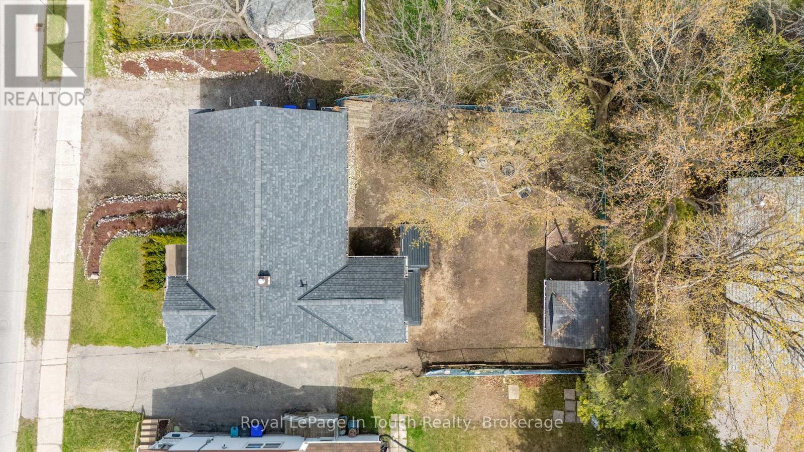 












727 VICTORIA STREET

,
Midland,




Ontario
L4R1B2

