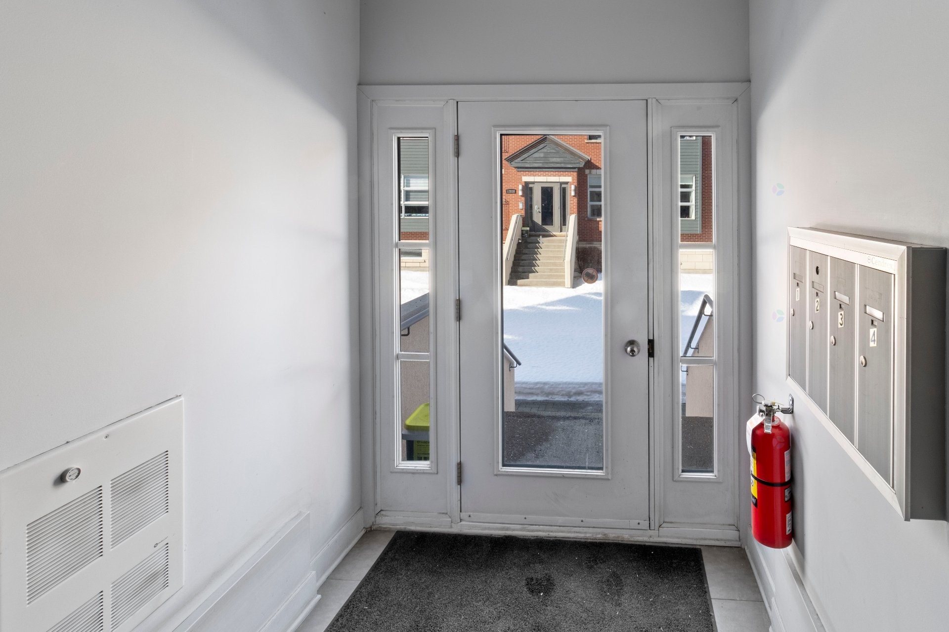 









12832


Rue Notre-Dame E.

, 100,
Montréal (Rivière-des-Prairies/Pointe-aux-Trembles),




QC
H1A1R9

