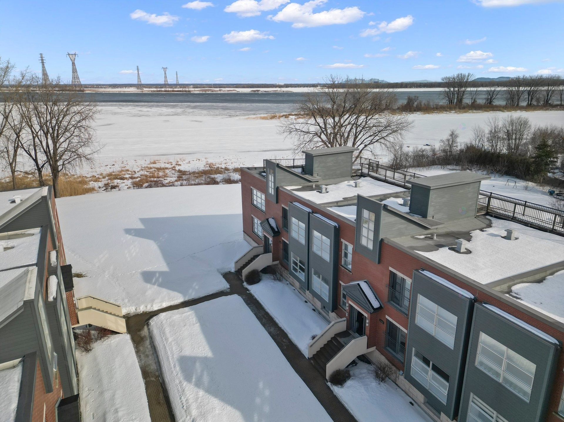 









12832


Rue Notre-Dame E.

, 100,
Montréal (Rivière-des-Prairies/Pointe-aux-Trembles),




QC
H1A1R9

