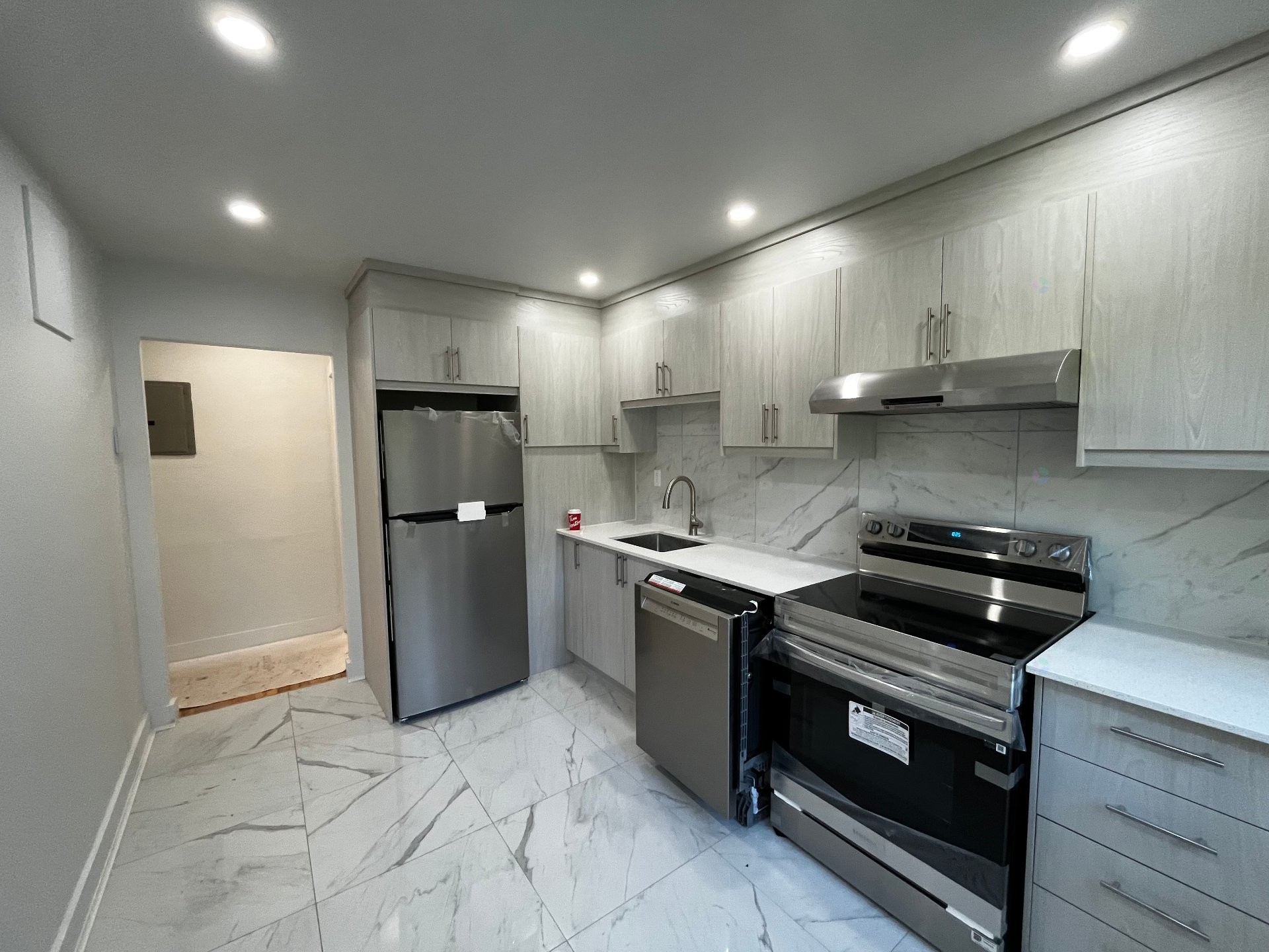 









2975


Av. Barclay

, 8,
Montréal (Côte-des-Neiges/Notre-Dame-de-Grâce),




QC
H3S1J8

