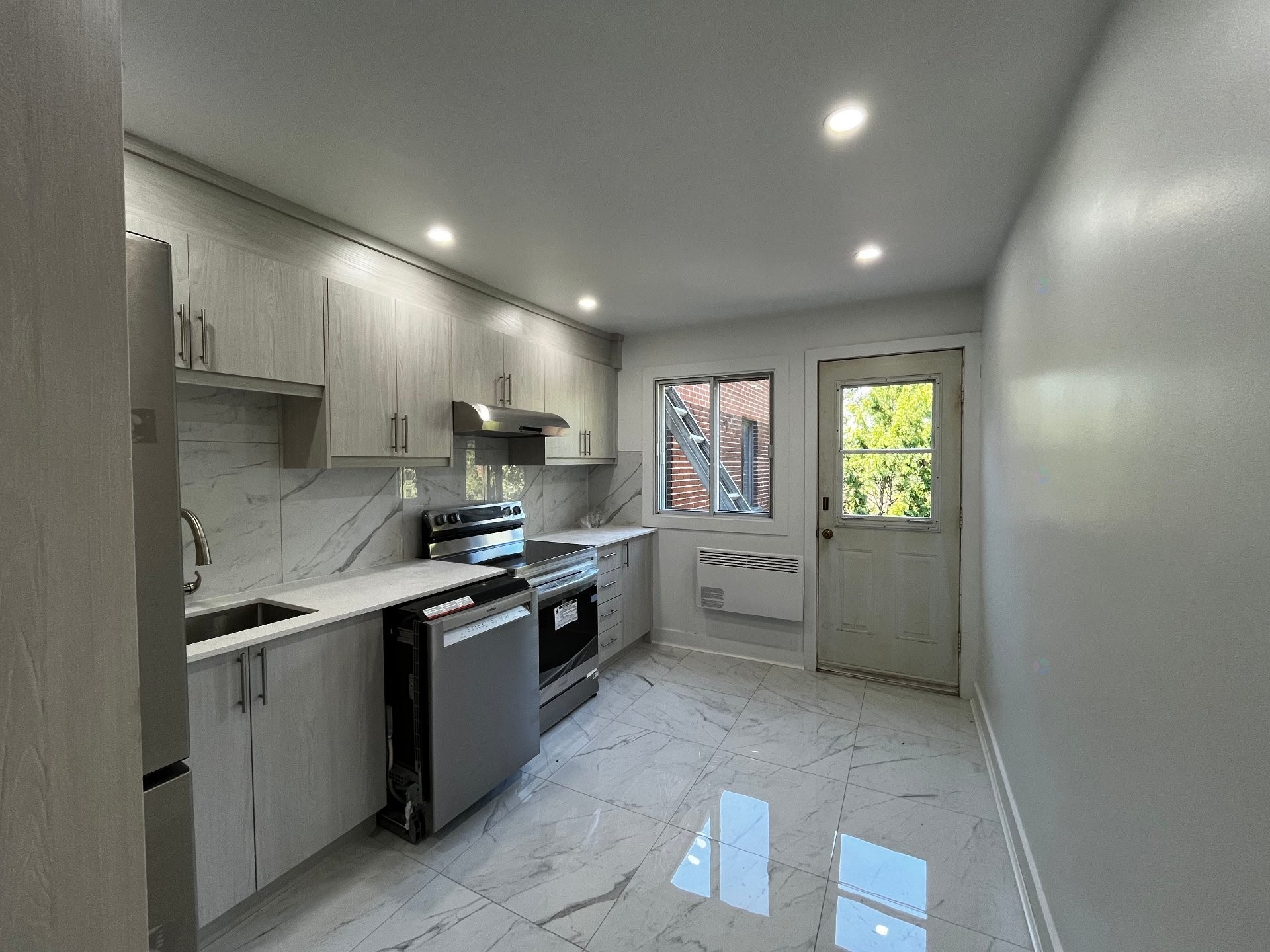 









2975


Av. Barclay

, 8,
Montréal (Côte-des-Neiges/Notre-Dame-de-Grâce),




QC
H3S1J8

