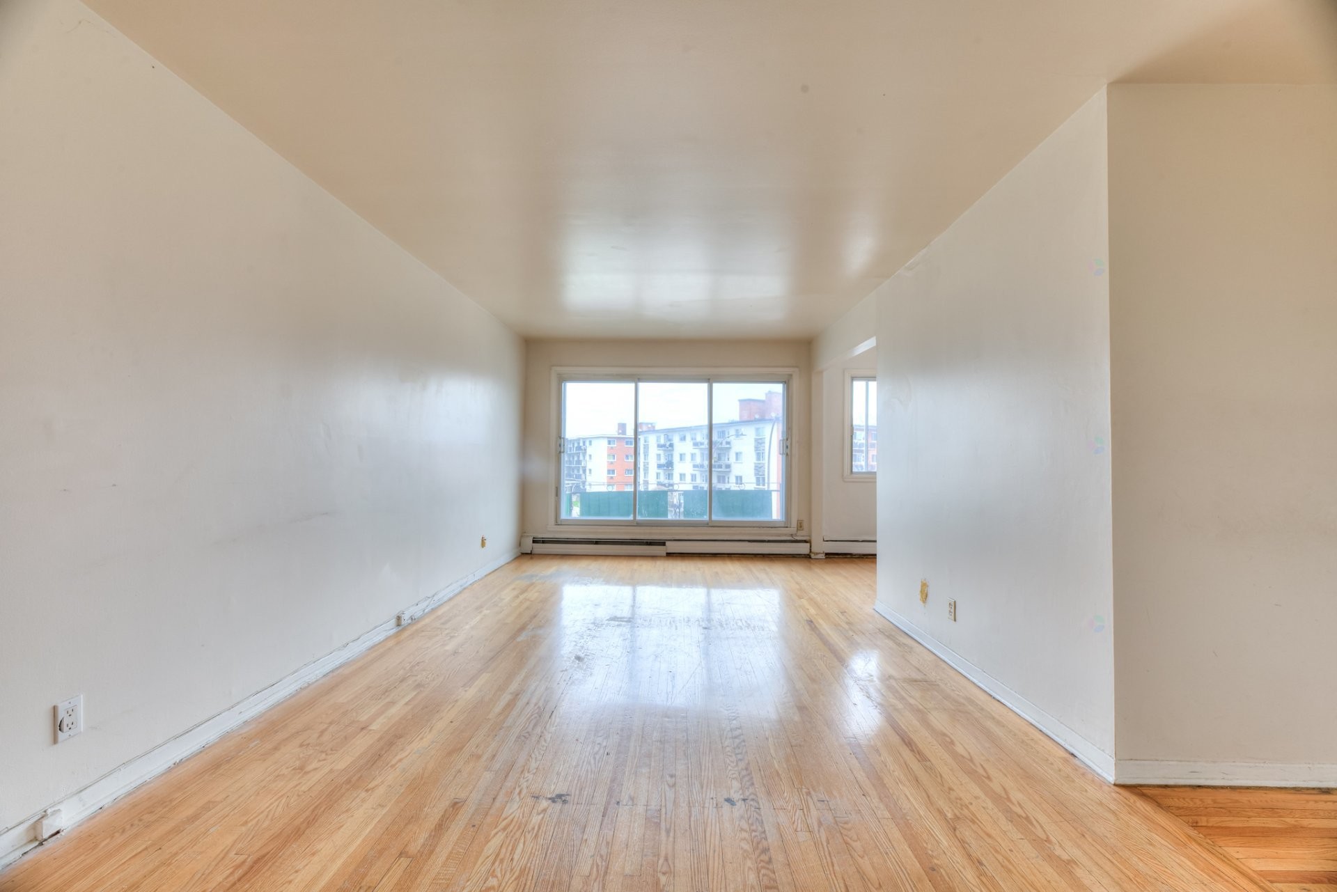 









3355


Rue Ivan-Franko

, 302,
Montréal (Lachine),




QC
H8T1N9

