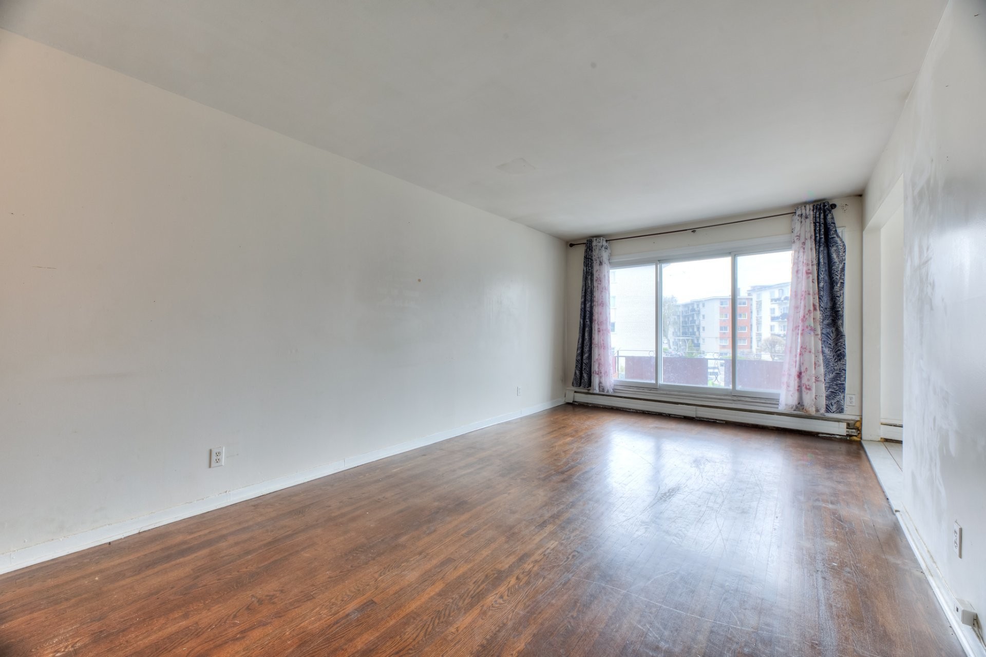 









3355


Rue Ivan-Franko

, 202,
Montréal (Lachine),




QC
H8T1N9

